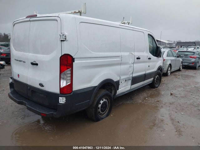 1FTYR1ZM2HKA27107 Ford Transit-250