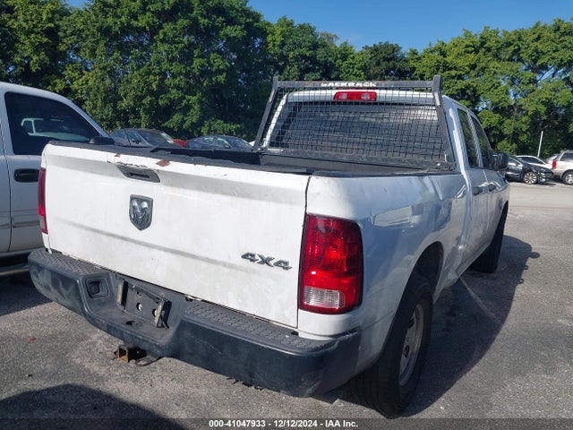 1C6RR7FG3MS507910 RAM 1500 Classic Tradesman  4x4 6'4 Box