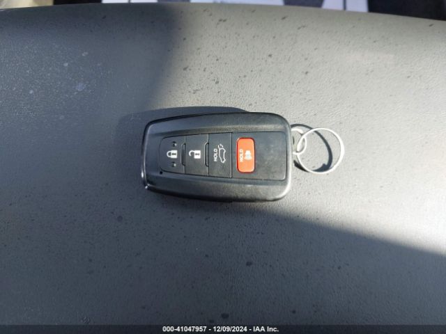 JTMB6RFV1RD550375 Toyota Rav4 Hybrid Xle Premium