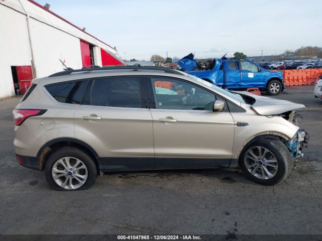 1FMCU9HD4JUA88702 Ford ESCAPE SEL