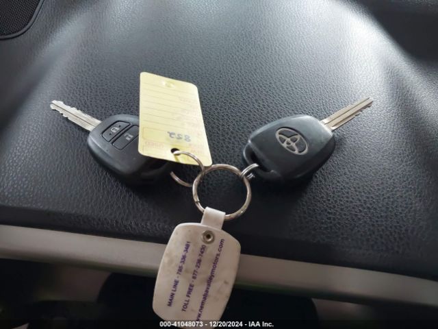 2T3ZFREV8JW489775 Toyota RAV4 LE