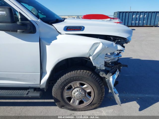 3C6UR5HJ0PG548563 RAM 2500 Tradesman  4x4 8' Box