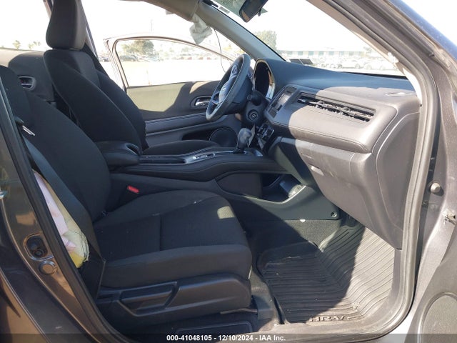 3CZRU6H31KG725063 Honda HR-V LX