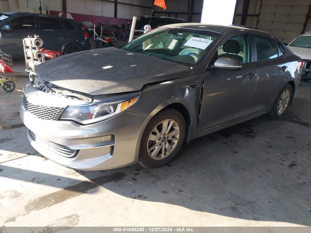 KIA Optima Lx 2018 5XXGT4L39JG228601 Image 2