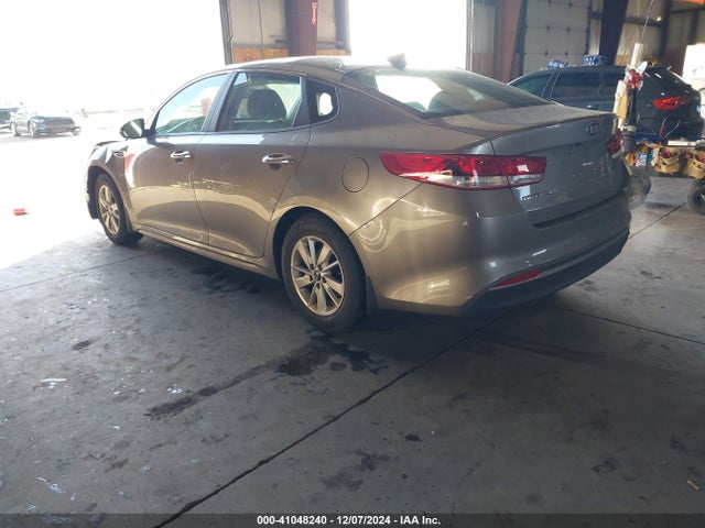 KIA Optima Lx 2018 5XXGT4L39JG228601 Image 3