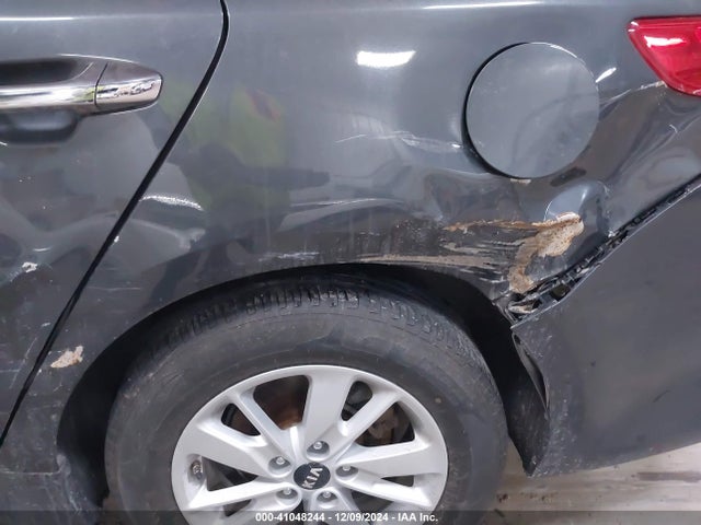 KIA Optima Lx 2016 KNAGT4L39G5110350 Image 17