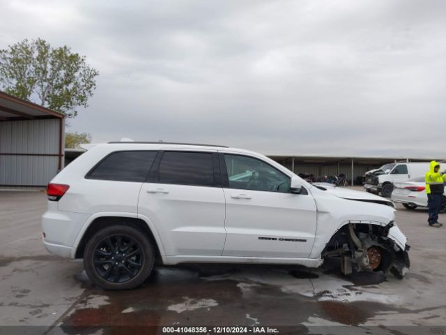 1C4RJEAG3JC511697 Jeep Grand Cherokee Altitude 4x2