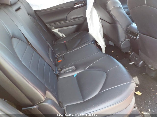 Toyota Highlander Xle 2021 5TDHZRBH7MS559225 Image 8