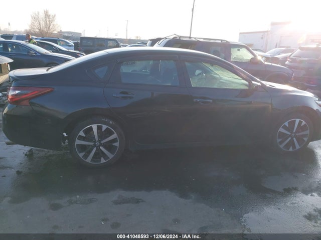1N4AL3AP2JC139674 Nissan Altima 2.5 Sr