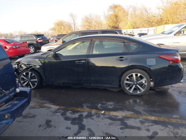 1N4AL3AP2JC139674 Nissan Altima 2.5 Sr