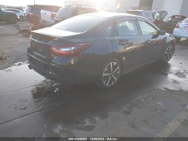 1N4AL3AP2JC139674 Nissan Altima 2.5 Sr