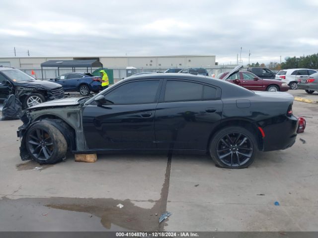 2C3CDXHG2FH825249 Dodge Charger Sxt