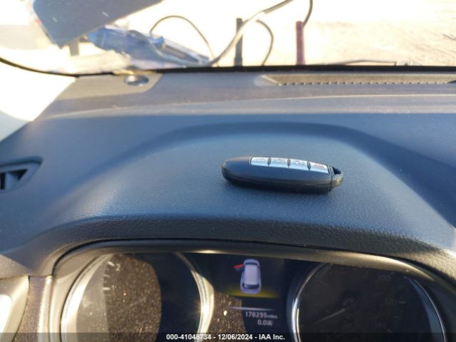5N1AT2MV6FC795846 Nissan ROGUE SV