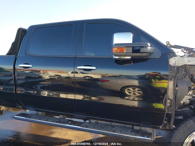 1GT12SEY4KF150895 GMC Sierra 2500hd Denali