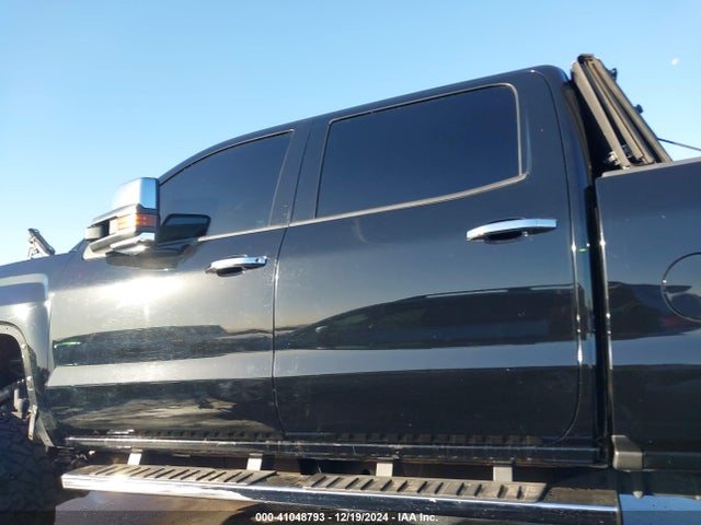 1GT12SEY4KF150895 GMC Sierra 2500hd Denali