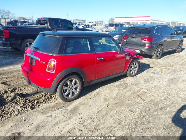2010 MINI COOPER WMWMF3C59ATZ65235 Photo 3