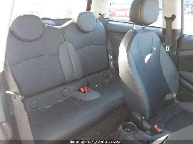2010 MINI COOPER WMWMF3C59ATZ65235 Photo 7