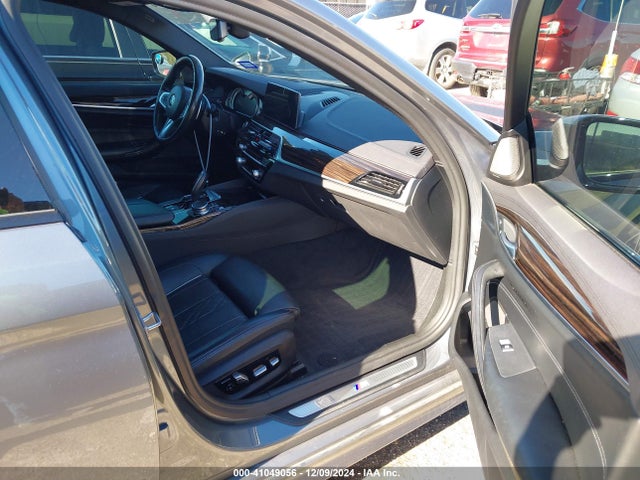 WBAJE7C36HG890122 BMW 540i Xdrive
