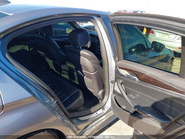 WBAJE7C36HG890122 BMW 540i Xdrive