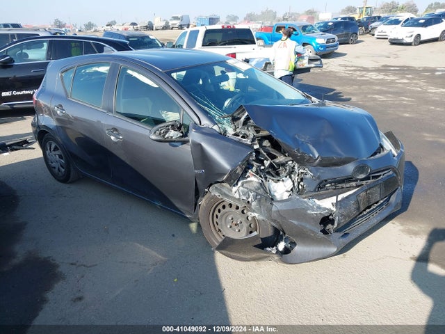 Toyota Prius C Two 2015 JTDKDTB31F1113934 Image 1