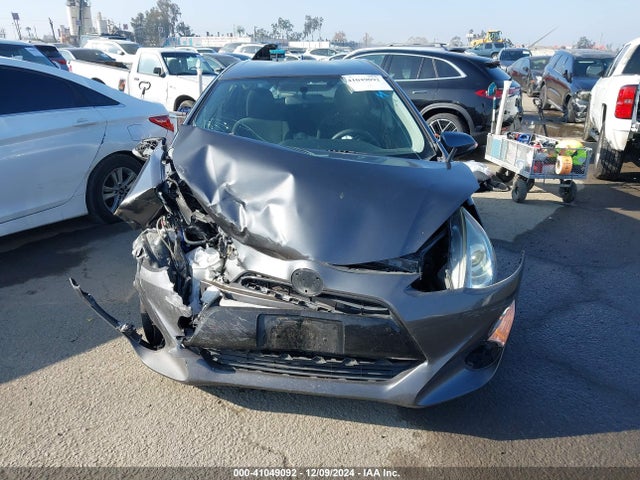JTDKDTB31F1113934 Toyota Prius C Two
