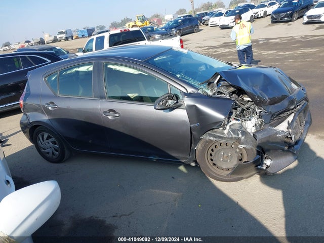 JTDKDTB31F1113934 Toyota Prius C Two