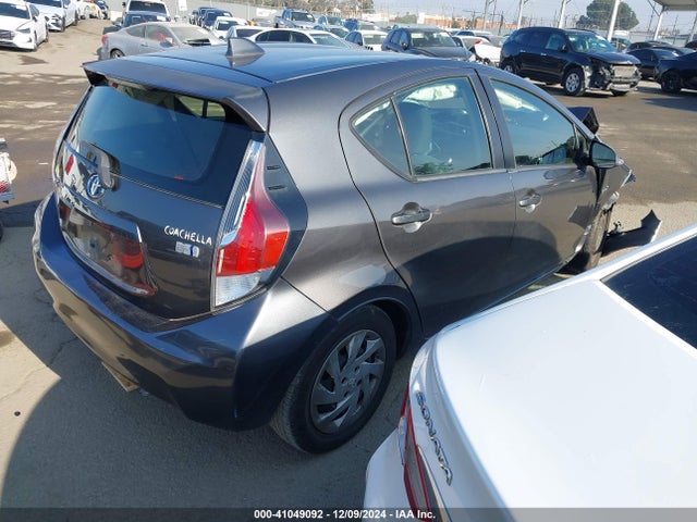 JTDKDTB31F1113934 Toyota Prius C Two