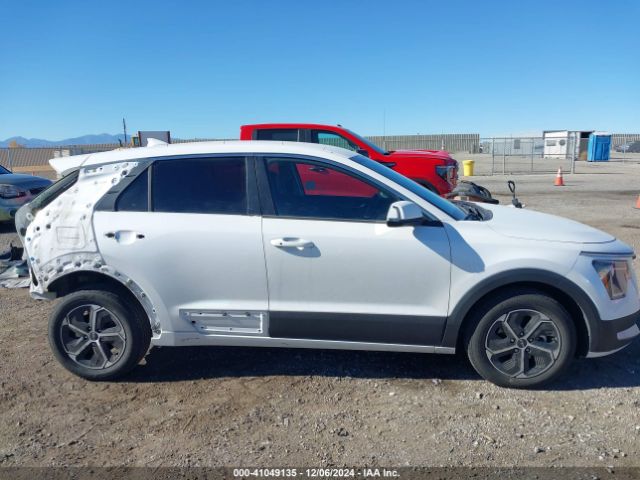 KNDCR3LE6P5075360 KIA NIRO EX