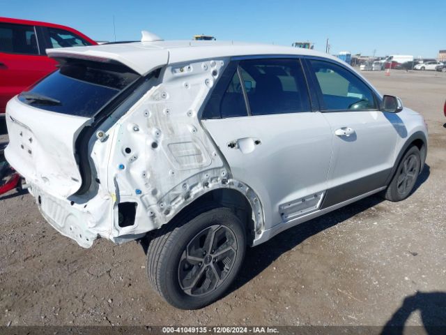 KNDCR3LE6P5075360 KIA NIRO EX