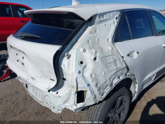 KNDCR3LE6P5075360 KIA NIRO EX