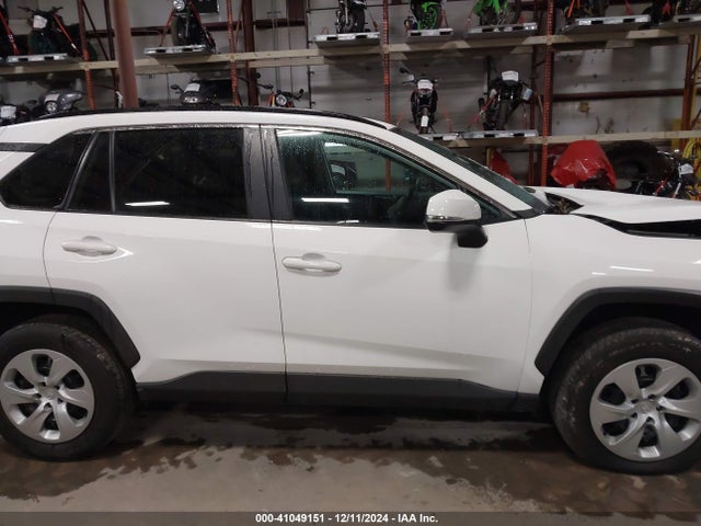 2T3G1RFV5MC237556 Toyota RAV4 LE
