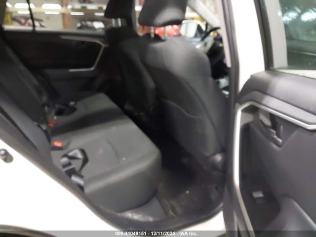 2T3G1RFV5MC237556 Toyota RAV4 LE
