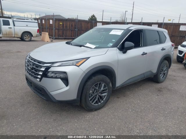 5N1BT3AAXRC673880 Nissan Rogue S Fwd