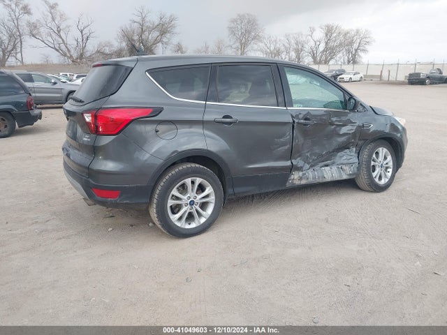 Ford ESCAPE SE 2019 1FMCU9GD9KUC53498 Image 4