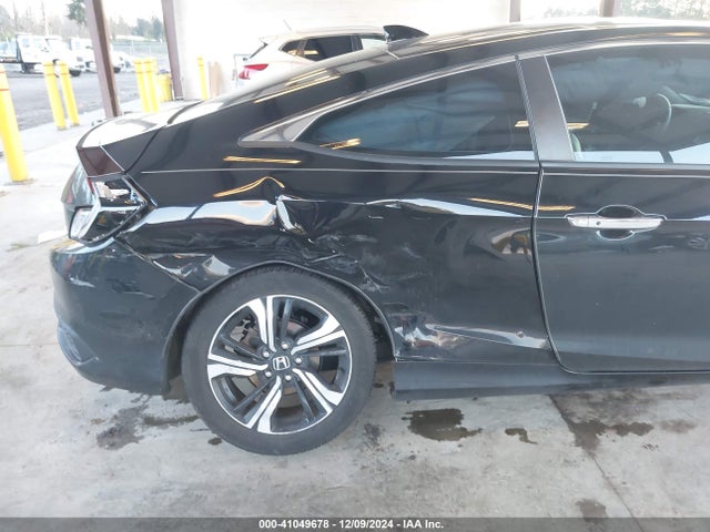 Honda Civic Touring 2018 2HGFC3B90JH351312 Image 6