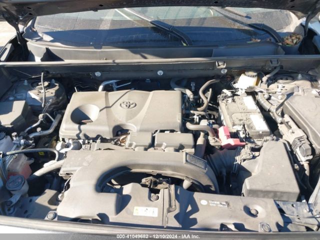 2T3C1RFV8MC137725 Toyota Rav4 Xle Premium