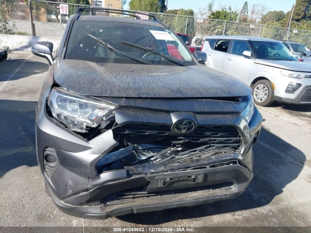 2T3C1RFV8MC137725 Toyota Rav4 Xle Premium
