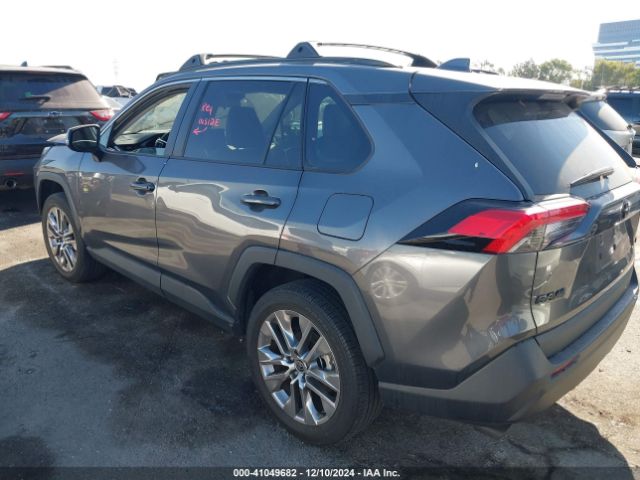 2T3C1RFV8MC137725 Toyota Rav4 Xle Premium