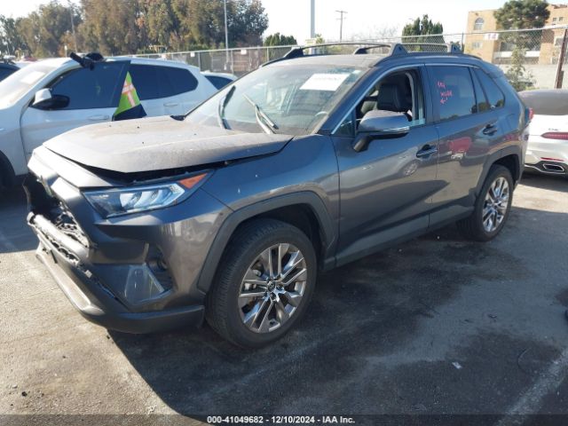 2T3C1RFV8MC137725 Toyota Rav4 Xle Premium