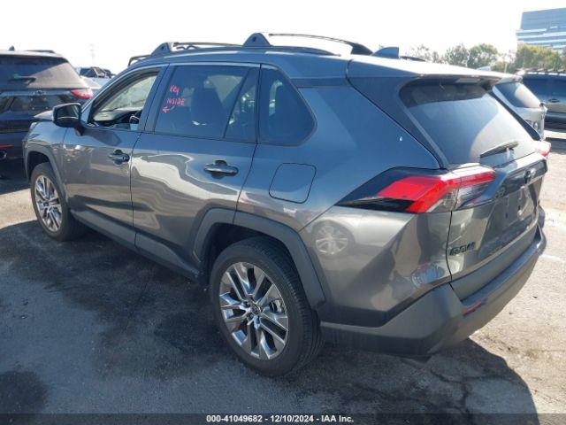 2T3C1RFV8MC137725 Toyota Rav4 Xle Premium