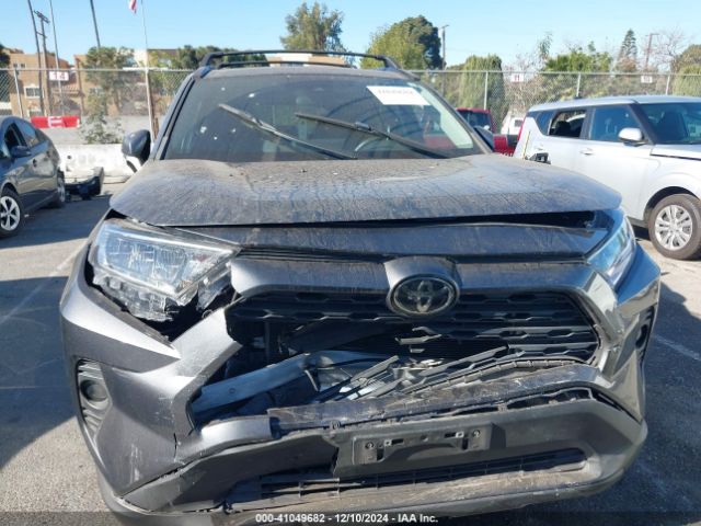 2T3C1RFV8MC137725 Toyota Rav4 Xle Premium