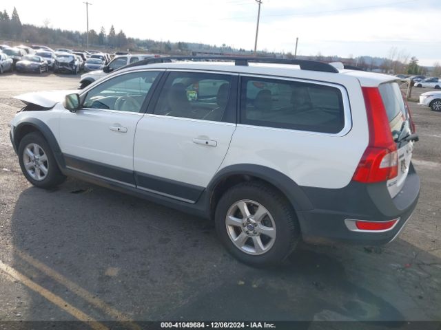 2013 VOLVO XC70 YV4952BZ3D1151282 Photo 2
