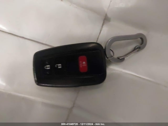 Toyota Prius Two Eco 2016 JTDKARFUXG3003923 Image 11