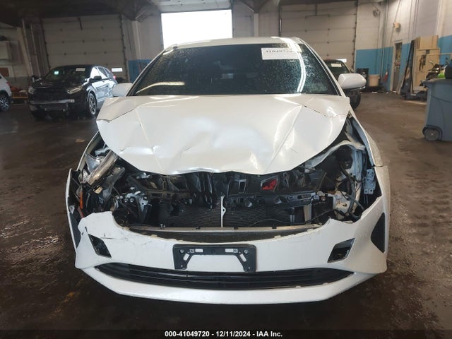 Toyota Prius Two Eco 2016 JTDKARFUXG3003923 Image 12