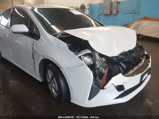 Toyota Prius Two Eco 2016 JTDKARFUXG3003923 Image 18