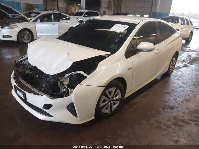 Toyota Prius Two Eco 2016 JTDKARFUXG3003923 Image 2