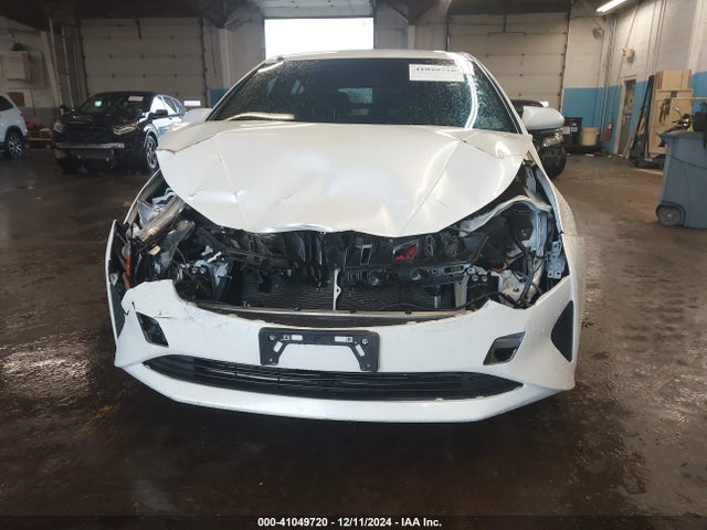 Toyota Prius Two Eco 2016 JTDKARFUXG3003923 Image 6