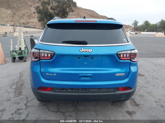 Jeep Compass Latitude Lux 4x4 2022 3C4NJDFB1NT203900 Image 17