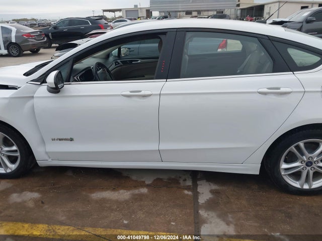 3FA6P0LUXJR146983 Ford Fusion Hybrid Se