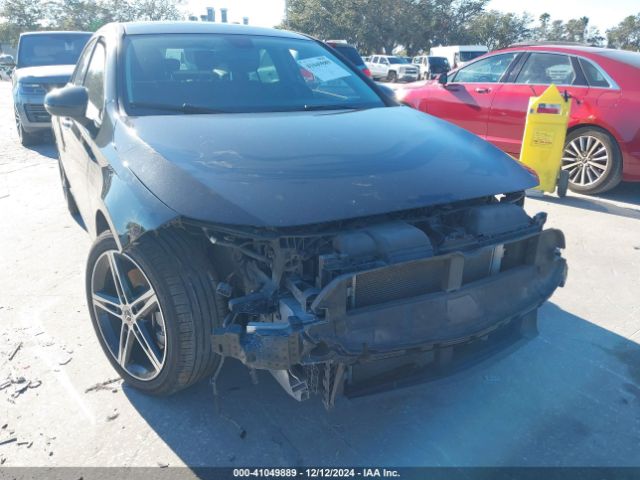 WDD3G4EB6KW033424 Mercedes-Benz A 220